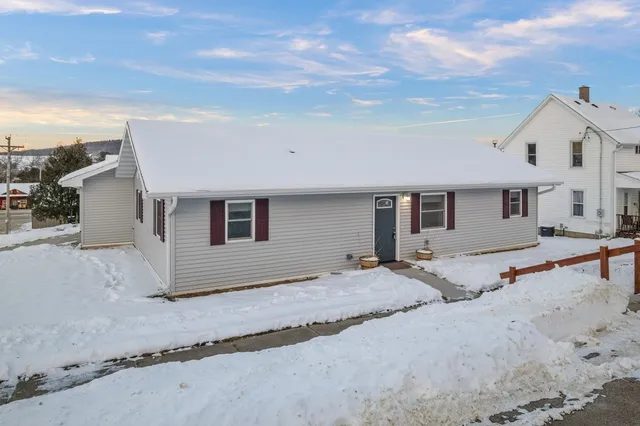 $239,000 | 119 West Hall Street, Kendall, WI 54638