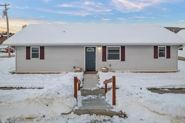 $239,000 | 119 West Hall Street, Kendall, WI 54638