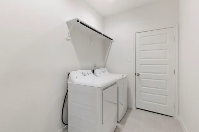 $2,100 | 11832 Whirlaway Drive, Willis, TX 77318