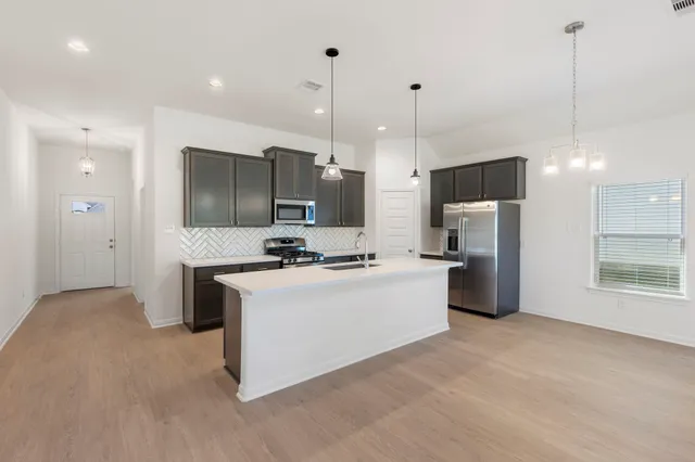 $2,100 | 11832 Whirlaway Drive, Willis, TX 77318