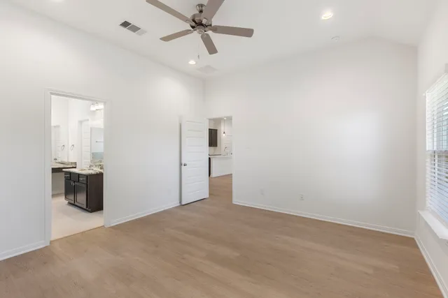 $2,100 | 11832 Whirlaway Drive, Willis, TX 77318