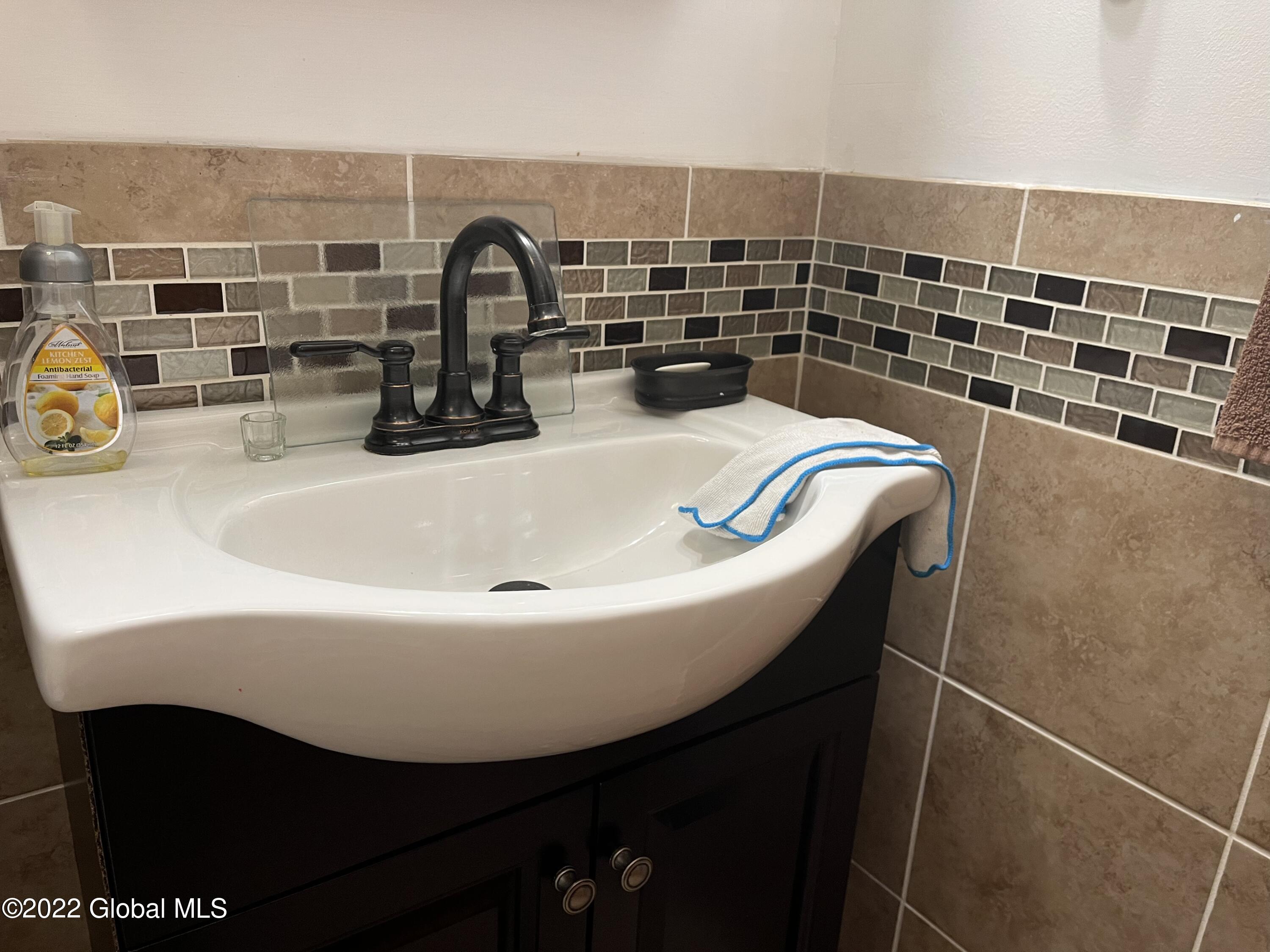 2902 Coniston Road Schenectady, NY 12304 - Photo 16 of 26 EC3AD5AA-EF8C-49D3-A73B-3BF4CD08863E