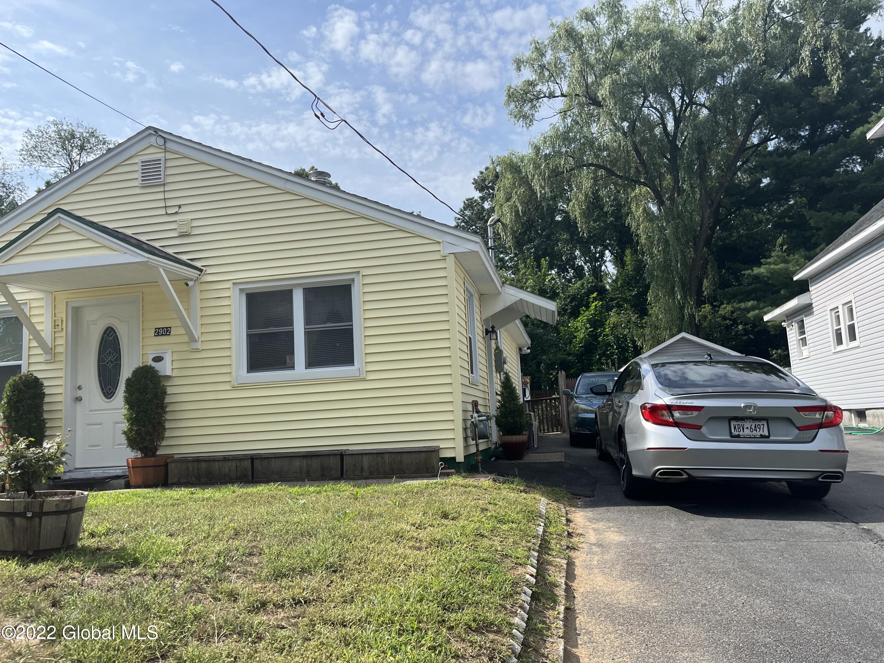 2902 Coniston Road Schenectady, NY 12304 - Photo 3 of 26 74C473F8-126E-418E-B218-468D22F7A1FF