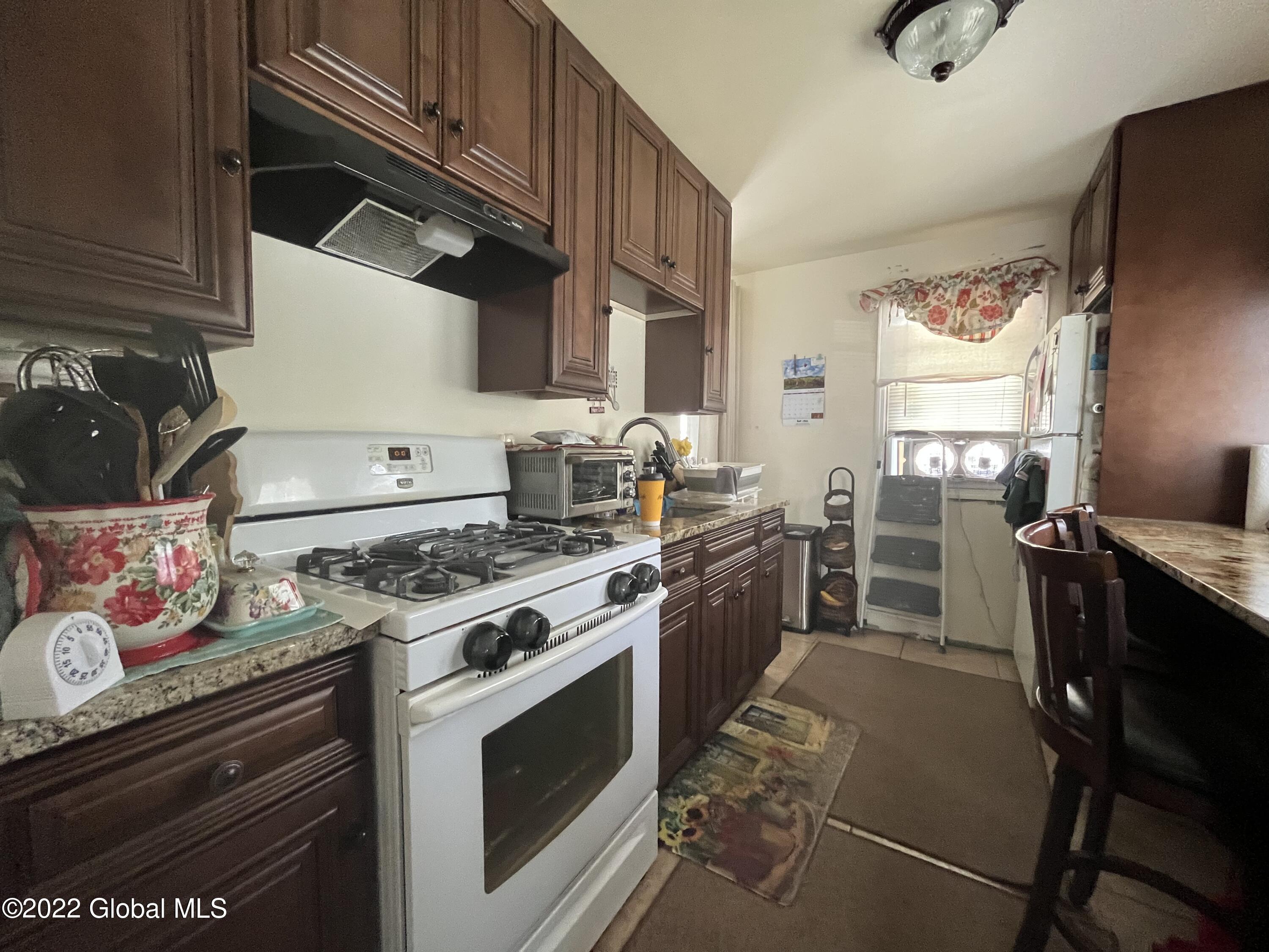 2902 Coniston Road Schenectady, NY 12304 - Photo 5 of 26 44015302-D176-4041-AB0D-CD65012F4909