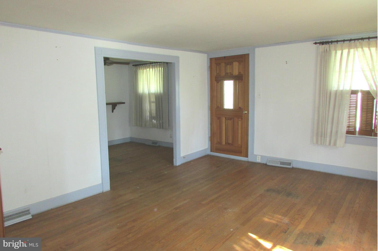 5520 Sweet Air Road Baldwin, MD 21013 - Photo 6 of 16 Living Room
