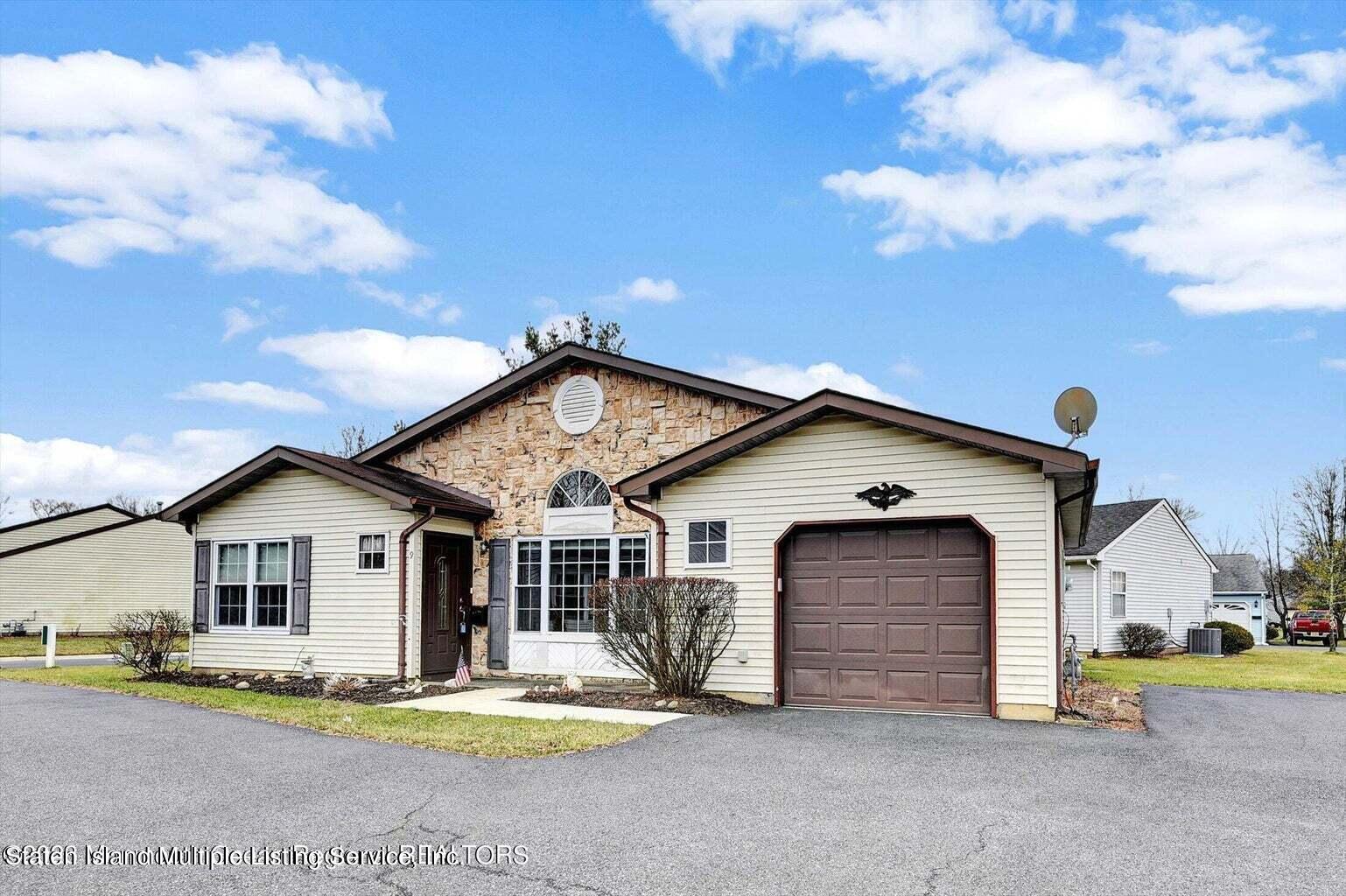 9 Ivy Ridge Close Freehold, NJ 07728 - Photo 1 of 1 9 ivy front