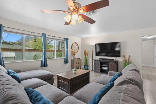 $404,900 | 2850 Oakview Drive, Redding, CA 96002