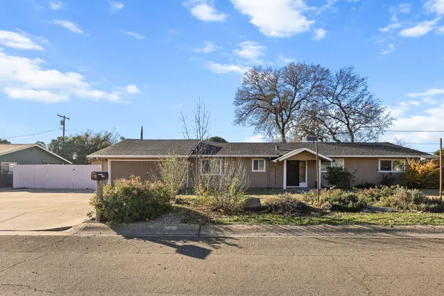 $404,900 | 2850 Oakview Drive, Redding, CA 96002