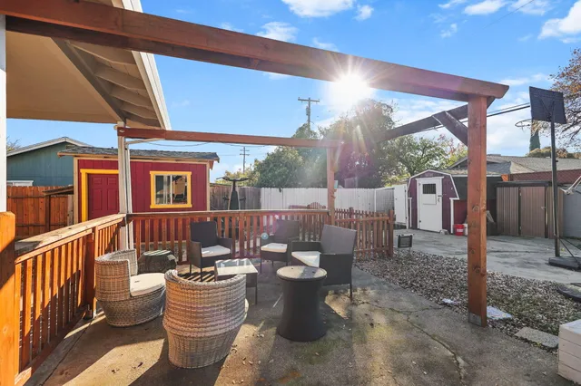 $404,900 | 2850 Oakview Drive, Redding, CA 96002