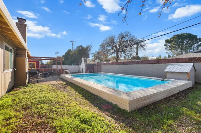 $404,900 | 2850 Oakview Drive, Redding, CA 96002