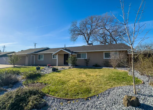 $399,900 | 2850 Oakview Drive, Redding, CA 96002