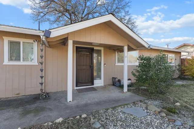 $404,900 | 2850 Oakview Drive, Redding, CA 96002