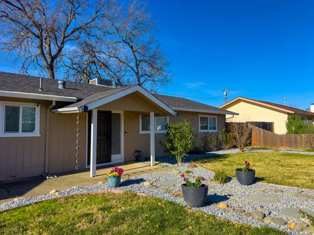 $404,900 | 2850 Oakview Drive, Redding, CA 96002