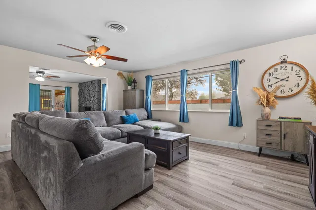 $404,900 | 2850 Oakview Drive, Redding, CA 96002