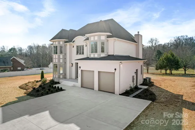 $1,075,425 | 16612 Blackberry Hills Drive, Midland, NC 28107