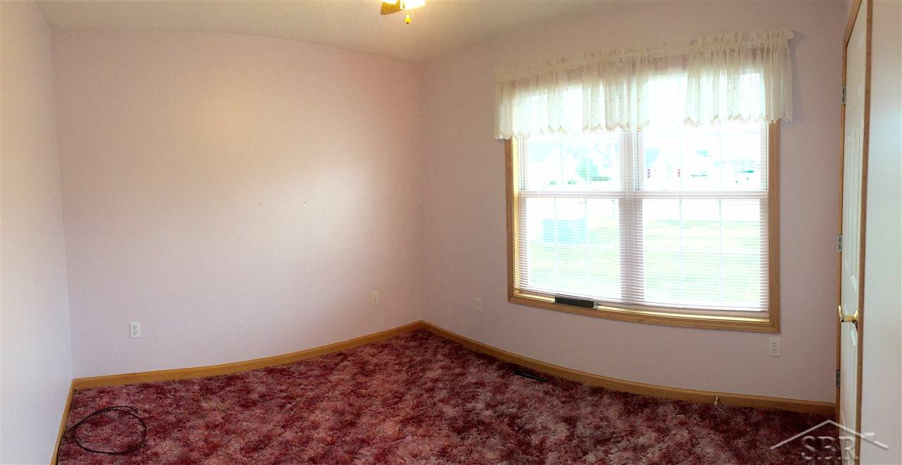 6476 Rockingham Place Saginaw, MI 48603 - Photo 11 of 21 31273451-10.JPG