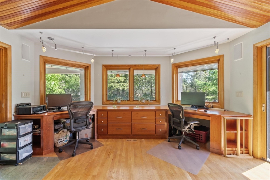 99 Beaver Road Reading, MA 01867 - Photo 14 of 42