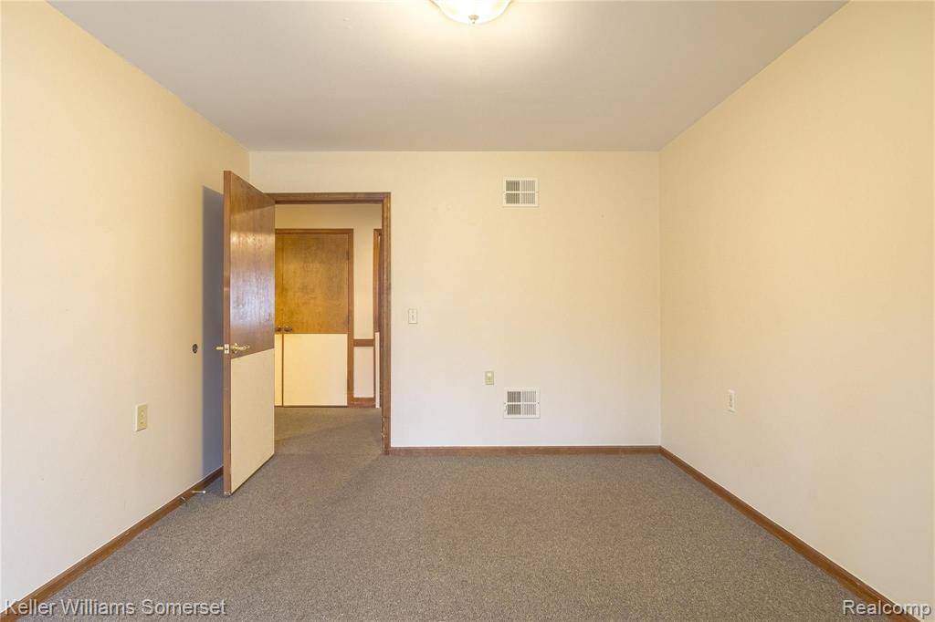 450 Brewer Road Leonard, MI 48367 - Photo 24 of 47