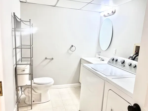 $2,600 | 83 Derryfield Court, Manchester, NH 03104