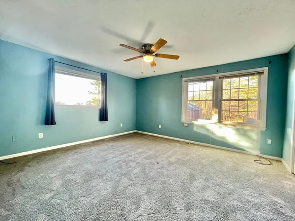 $2,600 | 83 Derryfield Court, Manchester, NH 03104