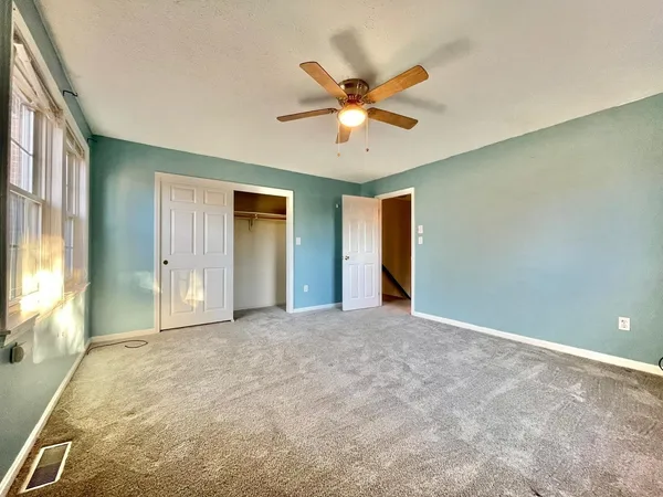 $2,600 | 83 Derryfield Court, Manchester, NH 03104