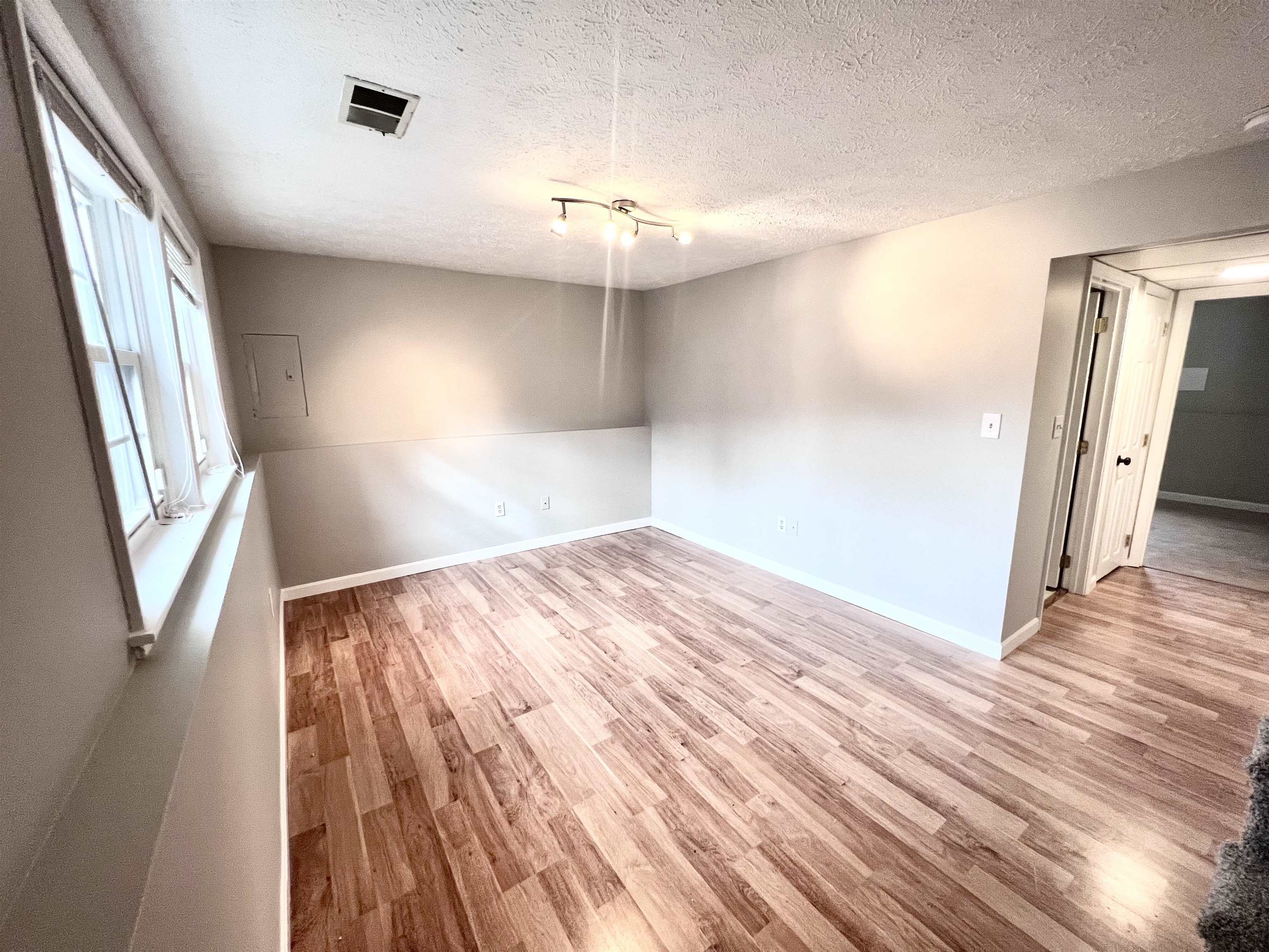 83 Derryfield Court Manchester, NH 03104 - Photo 22 of 38