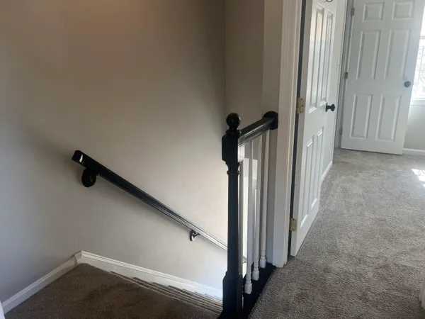 $2,600 | 83 Derryfield Court, Manchester, NH 03104