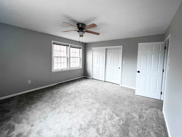 $2,600 | 83 Derryfield Court, Manchester, NH 03104