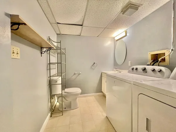 $2,600 | 83 Derryfield Court, Manchester, NH 03104