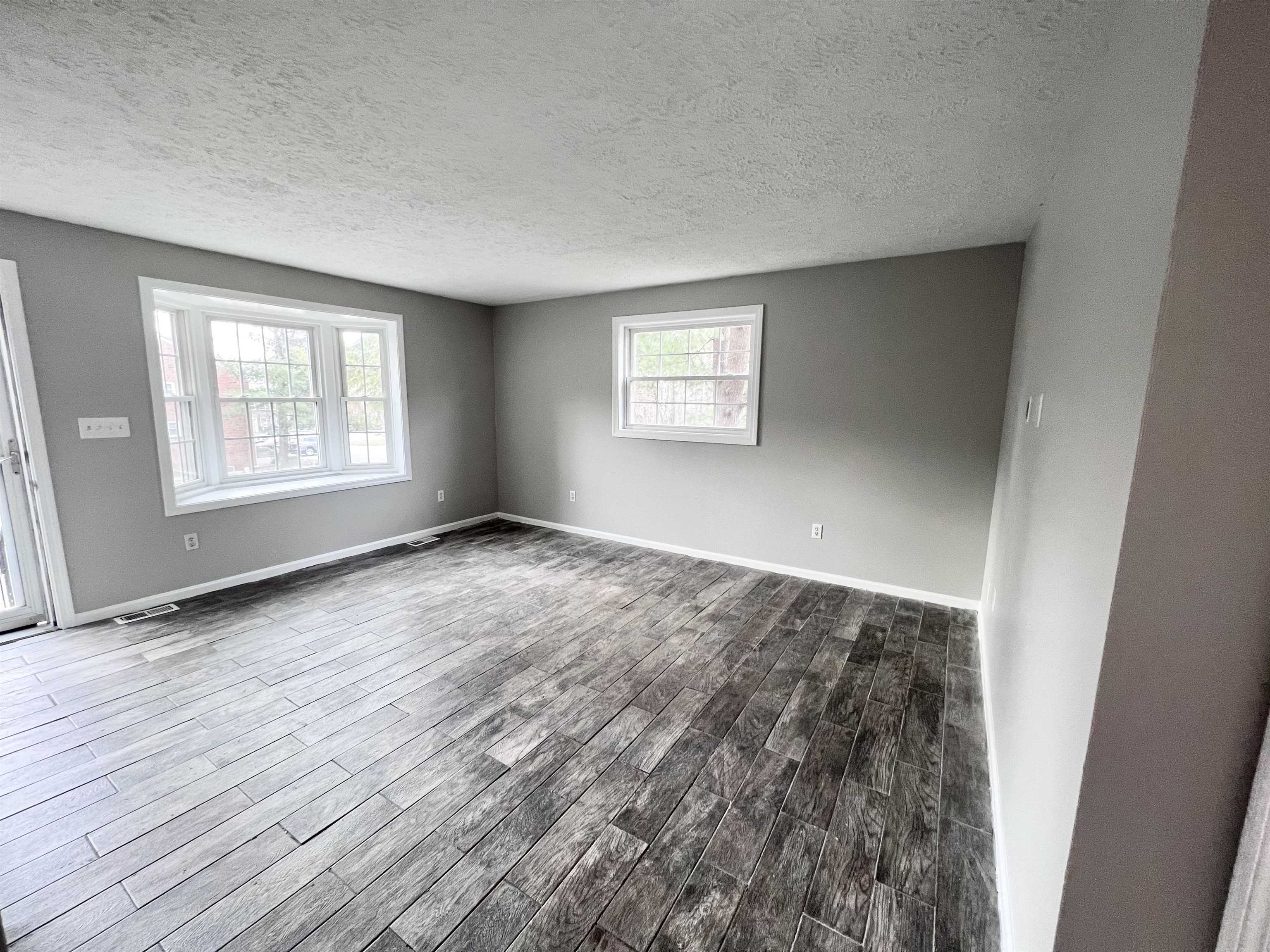 83 Derryfield Court Manchester, NH 03104 - Photo 5 of 38