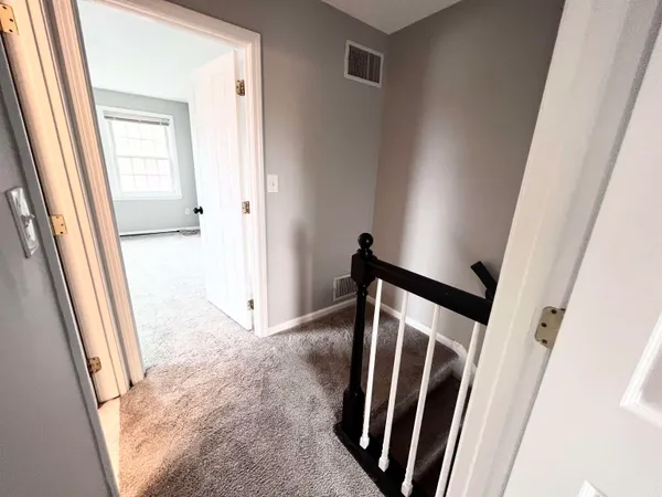 $2,600 | 83 Derryfield Court, Manchester, NH 03104