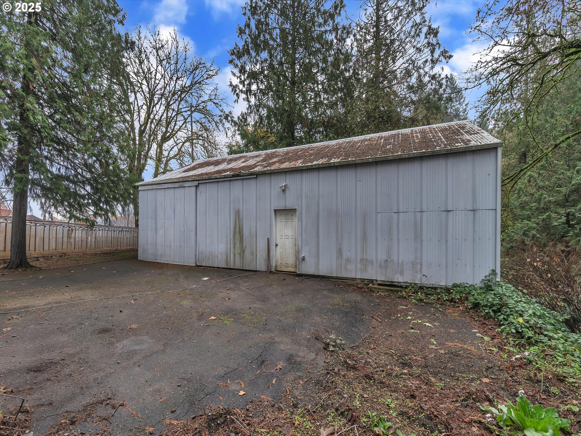 707 Northeast Carty Road Ridgefield, WA 98642 - Photo 26 of 31 a view of a backyard of the house