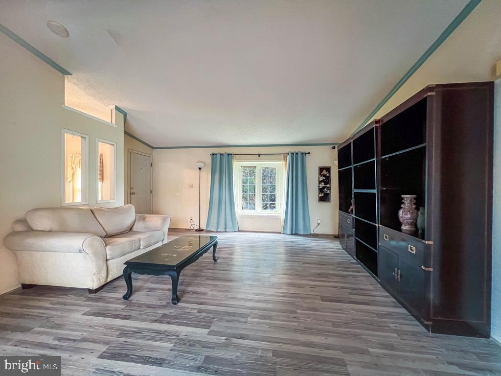 13 Clovedale Way Souderton, PA 18964 - Photo 5 of 33 a living room with furniture and a window