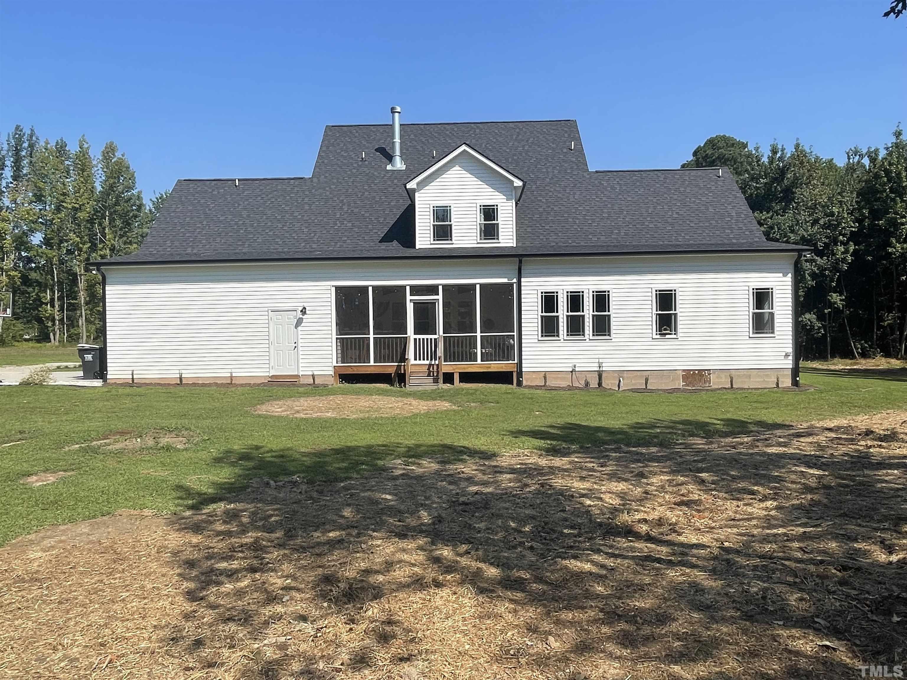 236 Old Murphy Road Zebulon, NC 27597 - Photo 4 of 30 Gallery Image 4