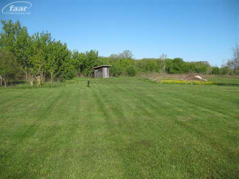 4200 South Vassar Road Burton, MI 48519 - Photo 5 of 13 20355519-4.JPG