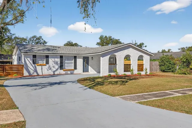$359,900 | 804 Walnut Drive, Seffner, FL 33584