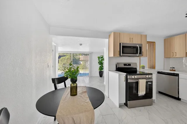 $359,900 | 804 Walnut Drive, Seffner, FL 33584