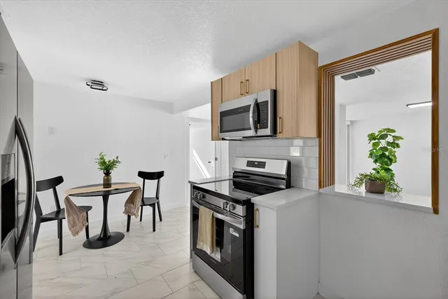 $359,900 | 804 Walnut Drive, Seffner, FL 33584