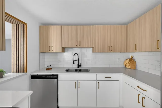 $359,900 | 804 Walnut Drive, Seffner, FL 33584