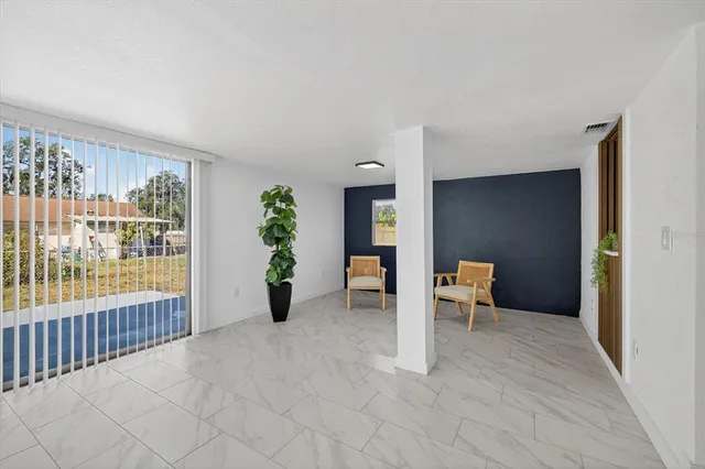 $359,900 | 804 Walnut Drive, Seffner, FL 33584