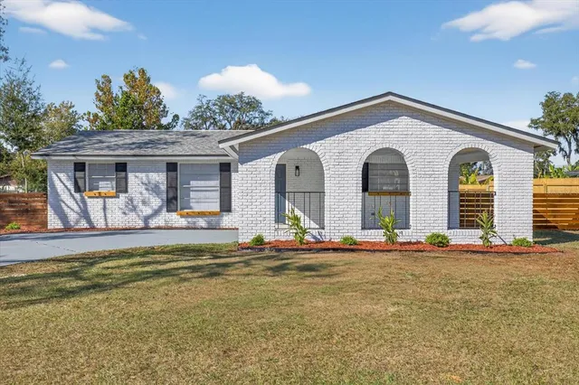 $359,900 | 804 Walnut Drive, Seffner, FL 33584