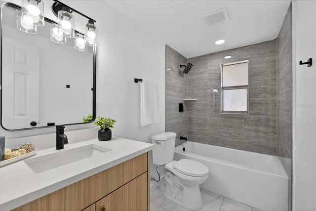 $359,900 | 804 Walnut Drive, Seffner, FL 33584