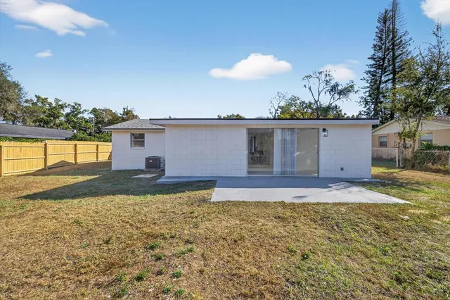 $359,900 | 804 Walnut Drive, Seffner, FL 33584