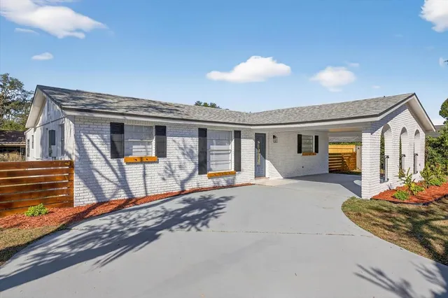 $359,900 | 804 Walnut Drive, Seffner, FL 33584