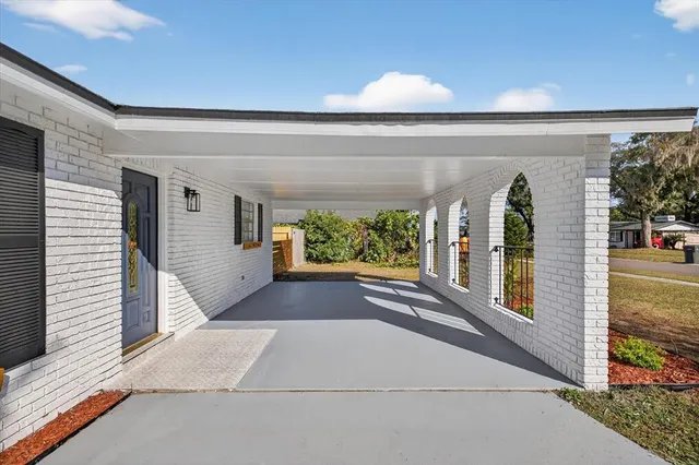 $359,900 | 804 Walnut Drive, Seffner, FL 33584