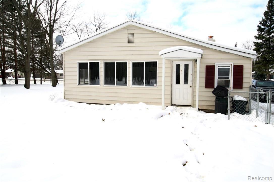 2131 Elms Road Swartz Creek, MI 48473 - Photo 3 of 12 16 12 22_3255.jpg
