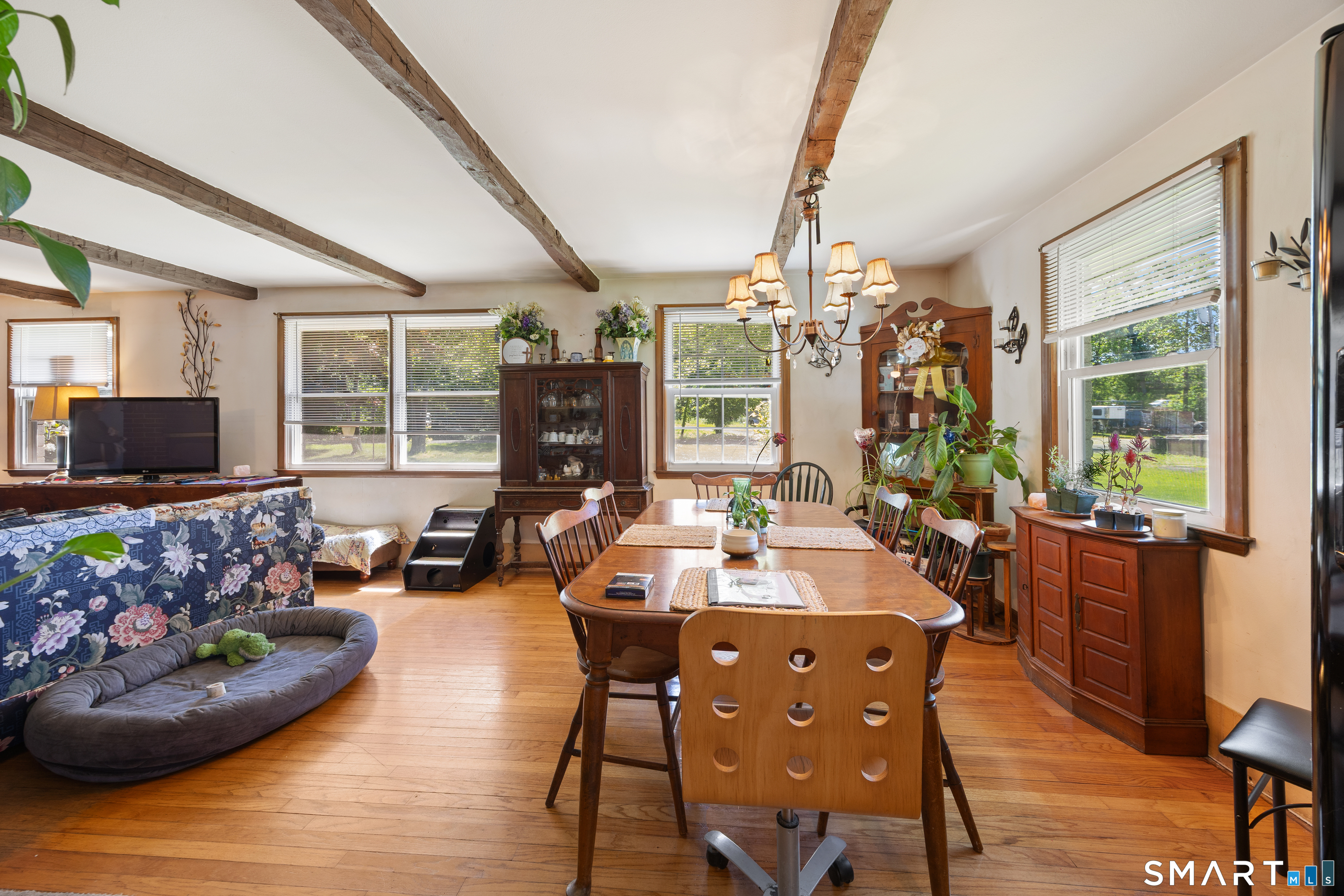 186 Schaffer Road Bethany, CT 06524 - Photo 9 of 34