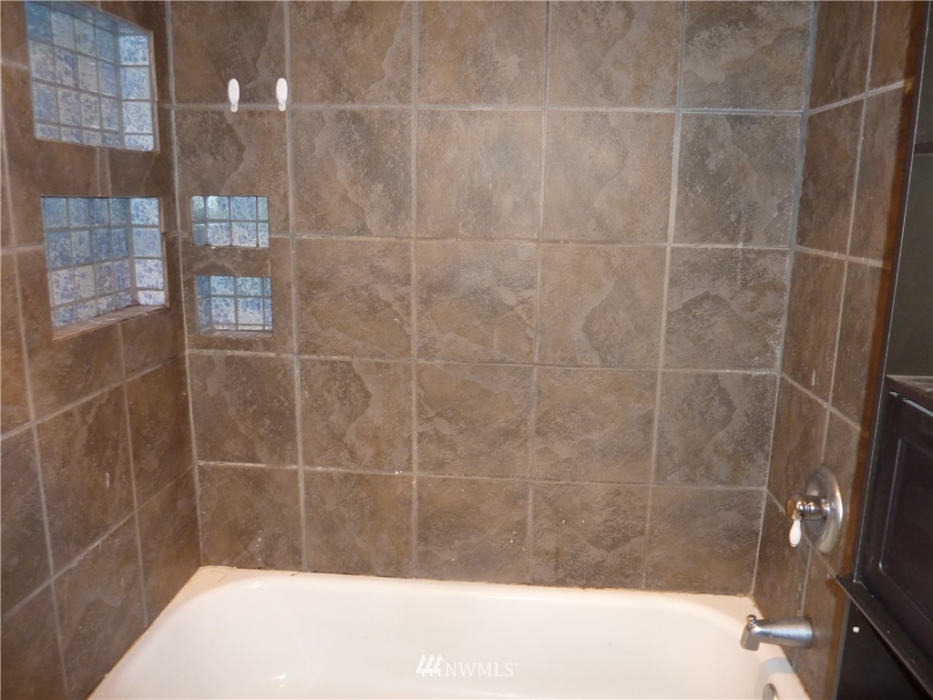 617 Southwest Trout Court Camas, WA 98607 - Photo 8 of 25 Gallery Image 8