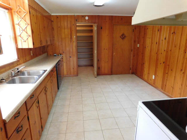 420 West Magnolia Avenue Foley, AL 36535 - Photo 5 of 22 Kitchen