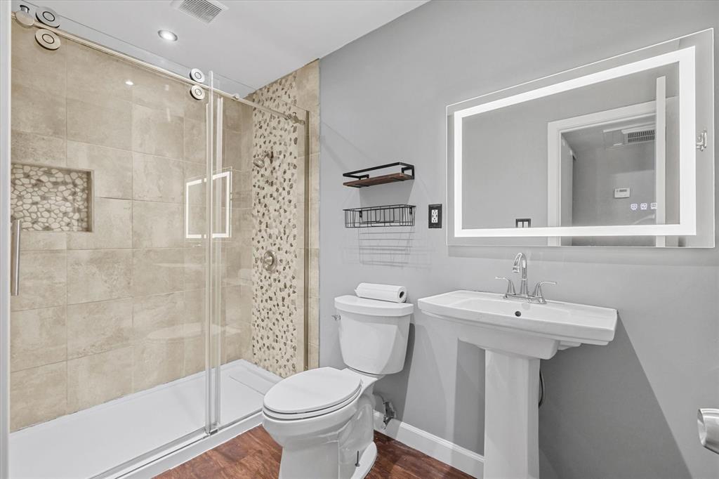 104 East 6th Street Irving, TX 75060 - Photo 12 of 16